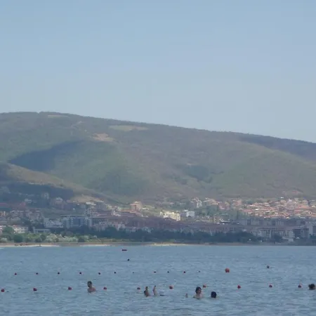 Болгария Солнечный Берег Холидей Гольф Клуб. Сдача В Аренду 2- Комнатных Апартаментов. Sluneční pobřeží